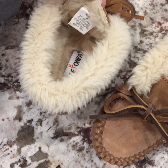 Kids NWOT Minnetonka Moccasins- Toddler 8